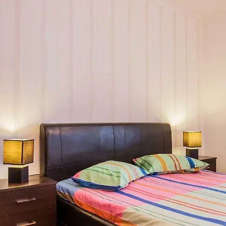 Center *